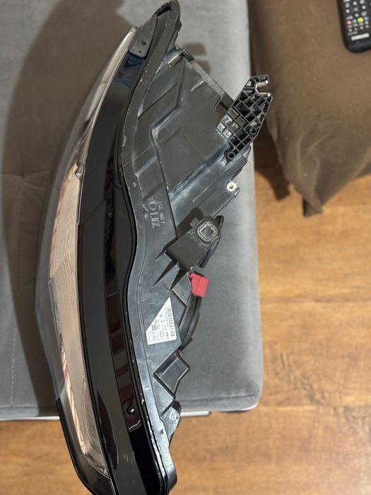 Фар Hella за Ауди a6 c7 2014г оригинален . Оборудван, със завиване.