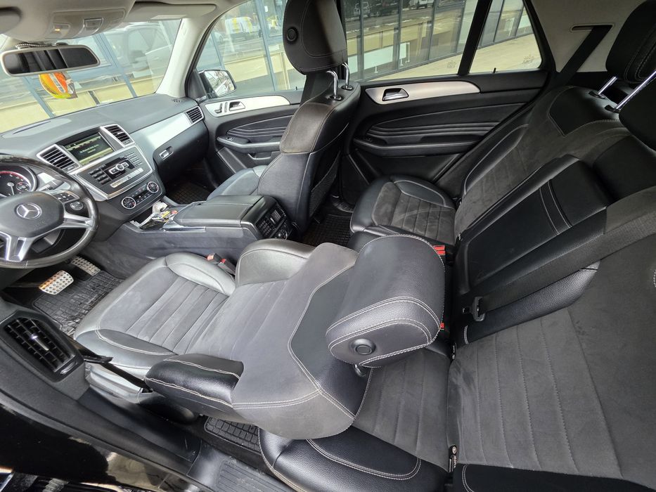 Mercedes ML350 Pachet AMG 2014 Curat
MotoMerrizare 3.0d 272cp
Euro6
An