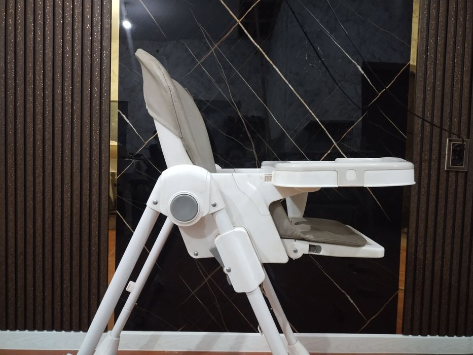 Детский  обеденный столик