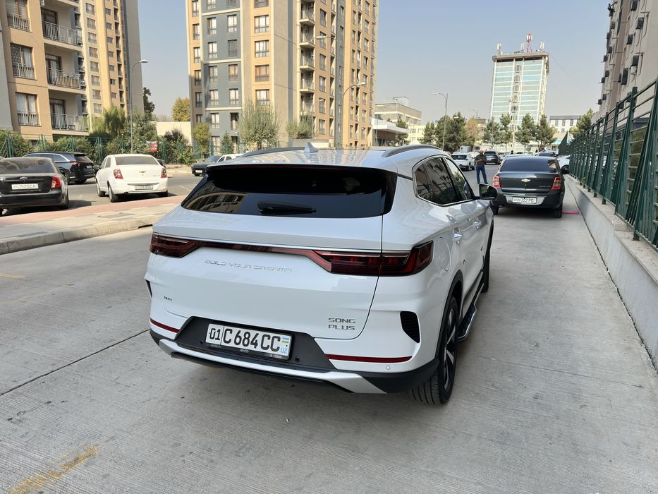 Продается BYD SONG PLUS DM-i (gibrit) 2023г 34.000 км , краска чистая.