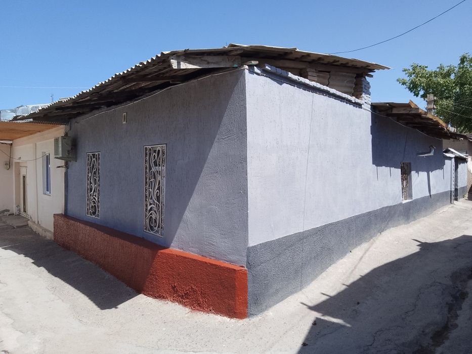 Продается дом в районе ресторан дучинор.