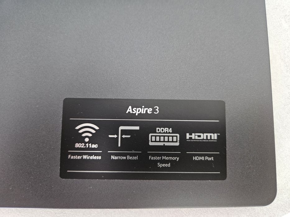 Лаптоп Acer Aspire 3 WIN 11 FULL HD 15.6 *ПОДАРЪК чанта и мишка