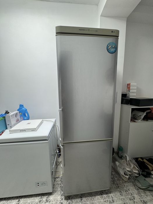 LG, холодильник серый