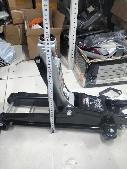 Домкрат. Домкрат гидравлический подкатной. Домкрат 2.5 тонны. Доставка