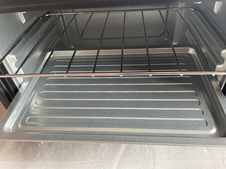 Мини фурна 3/1  и кафе машина