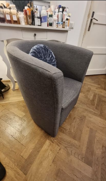 Fotoliu cu perna decorativa