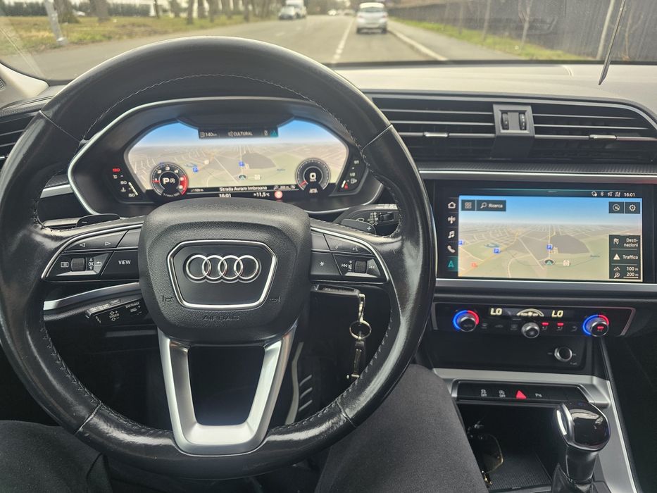 Vând Audi Q3,35 TDI Stronic Sline Edition 2020