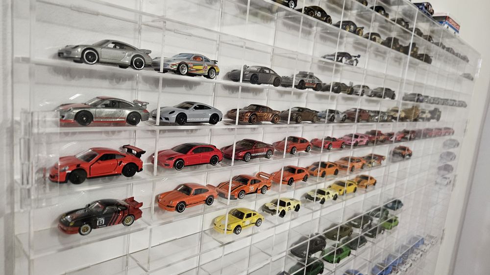 Raft din plexi pentru hotwheels  cu 280 locuri cu 2 usi