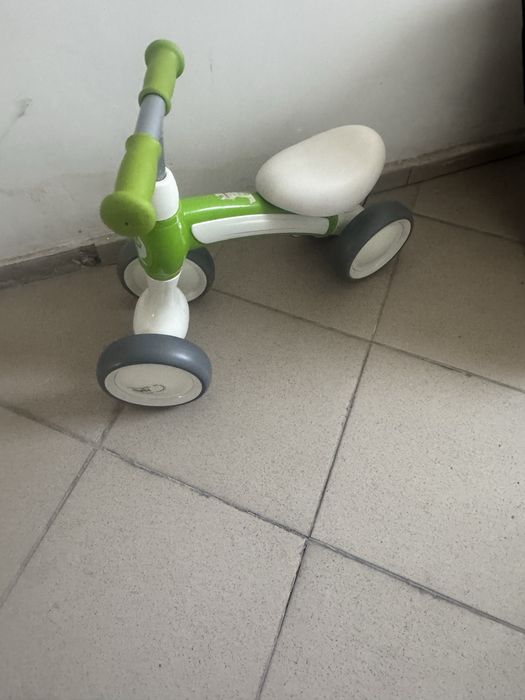 Продаю срочно беговел