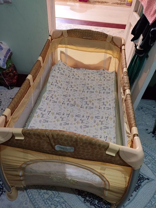 Продам манеж б/у