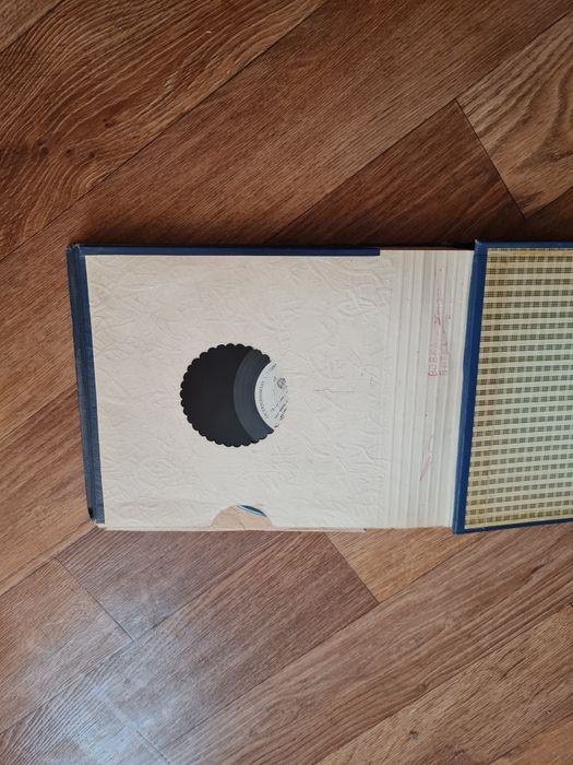 пластинки и альбом для пластинок