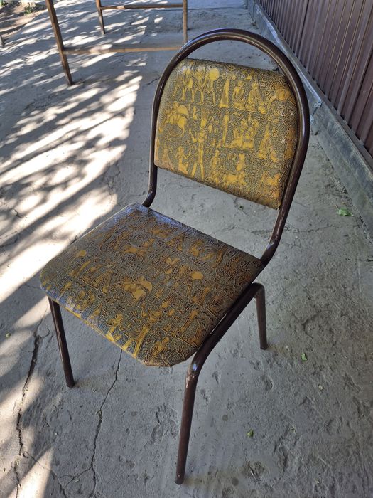Продам стулья кож.зам.