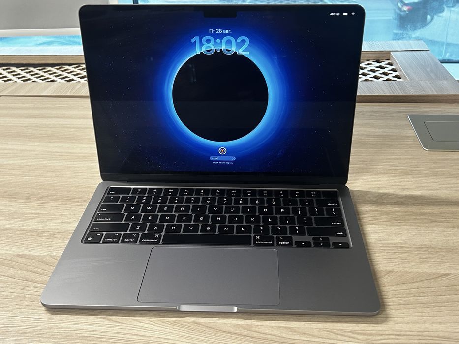 MacBook Air m3 8/512