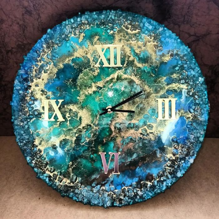 Часы из эпоксидной смолы. "Северное сияние"