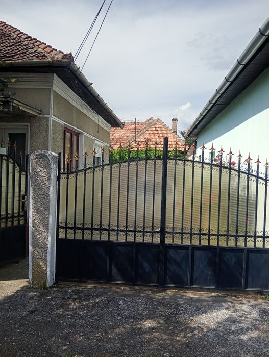 Vând casă în Ineu, judetul Arad