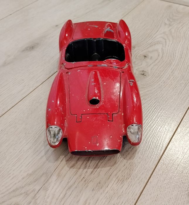 Ferrari 250 Testa Rossa (1957) Burago 1:18