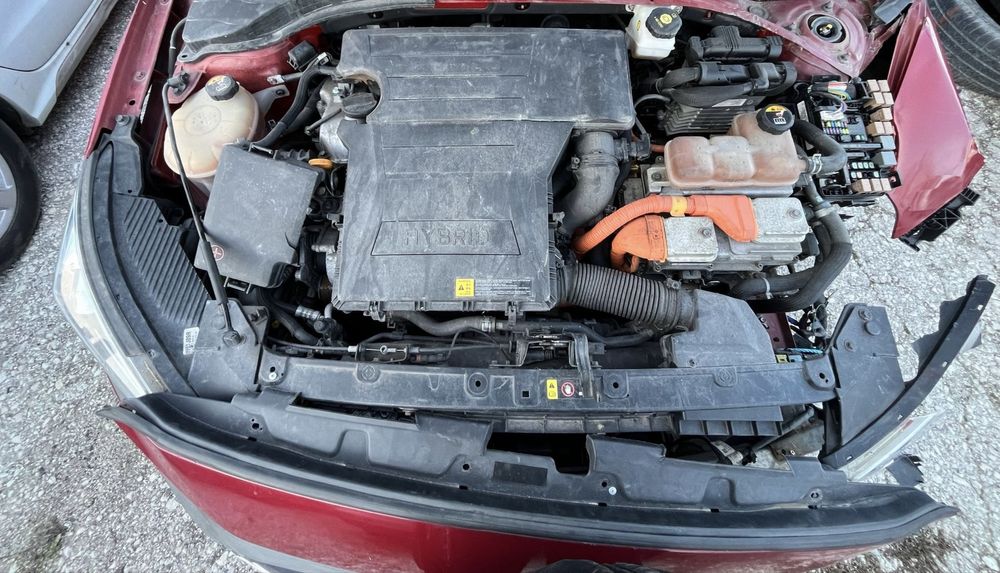 На части 2018г HYUNDAI IONIQ 1.6 gdi HYBRID Premium Хюндай