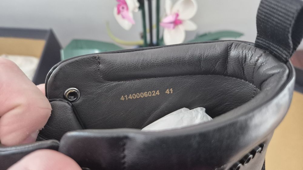 Ghete Joop piele naturala noi in cutie marimea 41  negru cadoul ideal