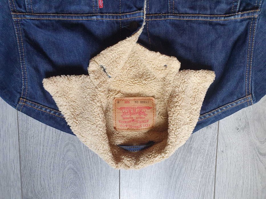 Geaca de blugi LEVI'S 71500 Sherpa (fabricata in anul 2002) - Marime M