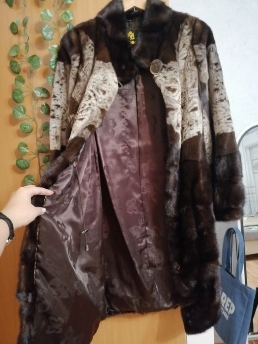 продам шубу с шапкой норковые