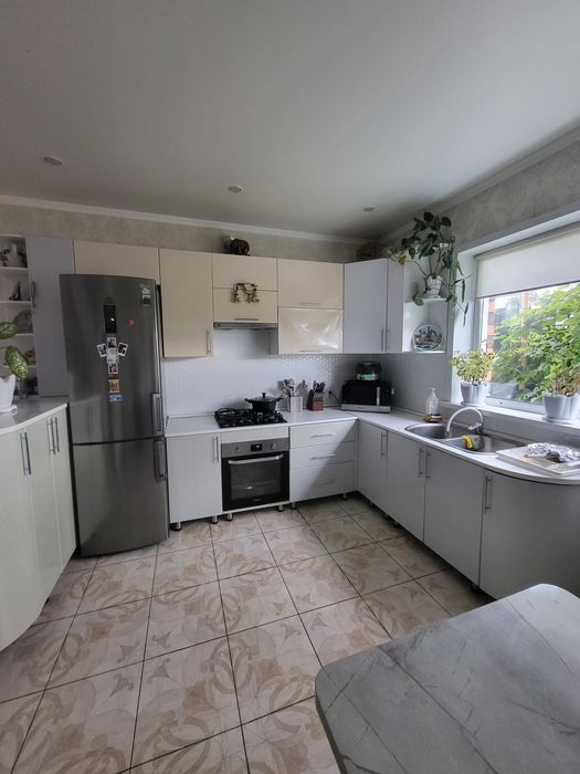 Продам два дома на одном участке в 5 соток.