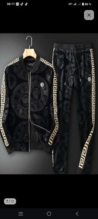 Продам костюм новый