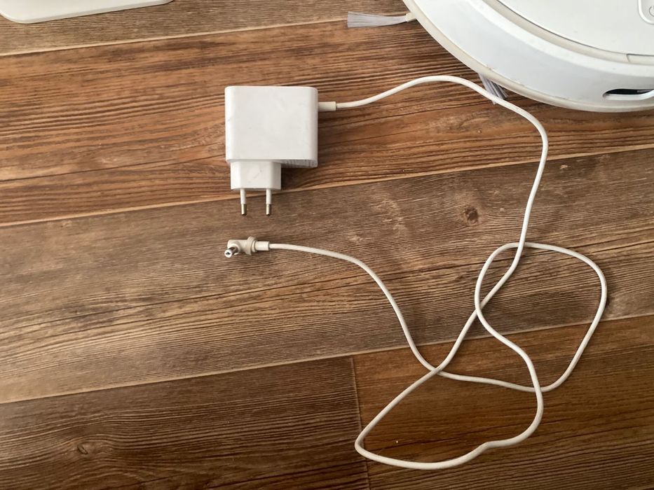 Продам умный Пылесос Xiaomi