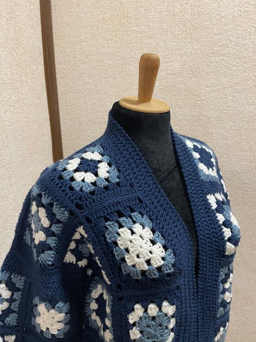 Женский кардиган ручной работы.