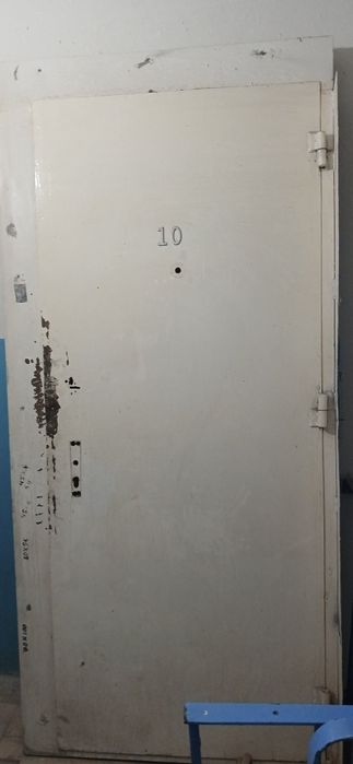 Temir eshik sotiladi