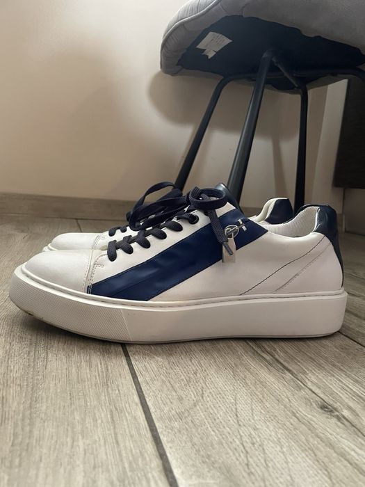 Мъжки обувки ………….