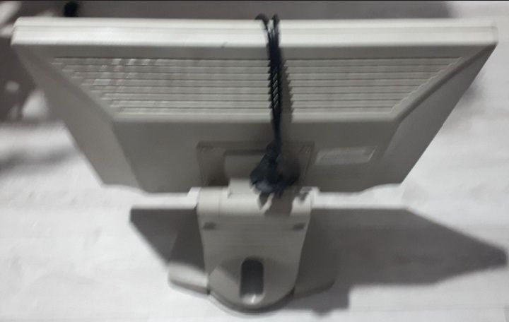 Монитор 17 квадрат.