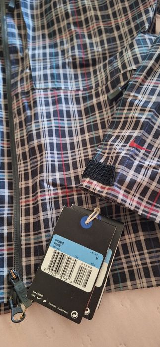 Олекотено яке Nike, Gore Тex технология, размер М