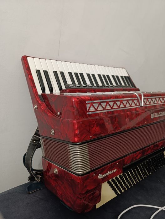 Акардион  Royal standard montana 12 регистр