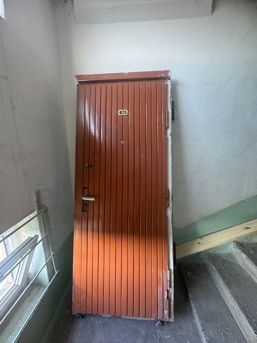 Входная металлическая дверь