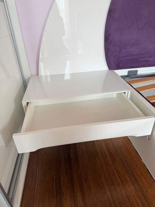 Дизайнерско MDF гланц легло 120x200 с нощни шкафчета и механизъм