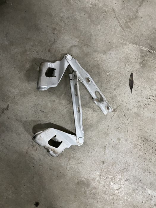 Balamale capota motor stanga / dreapta Audi A5