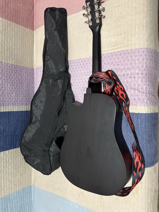 Гитара акустическая