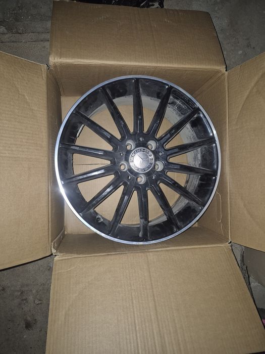 Продам диски 4шт один диск край сломан