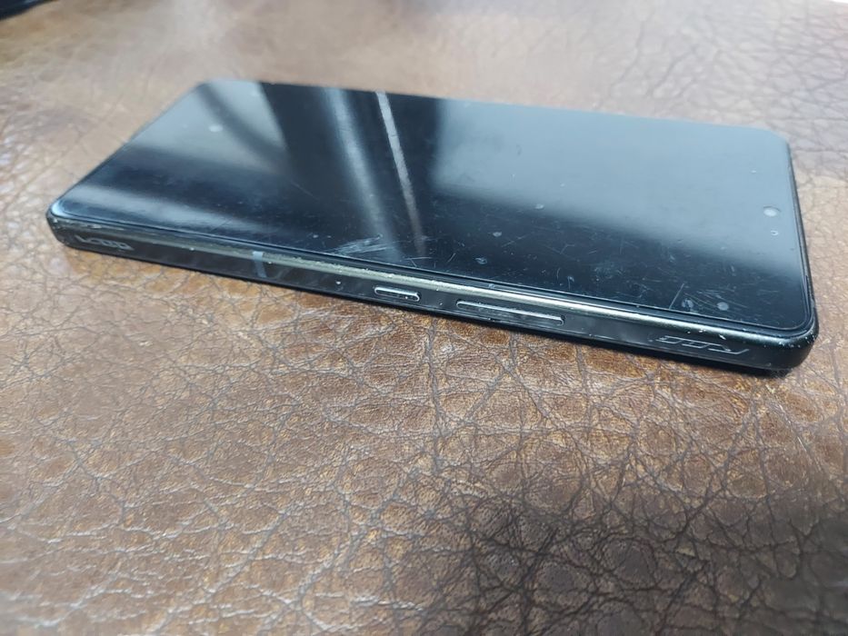 Asus Rog Phone 8 (16/256)