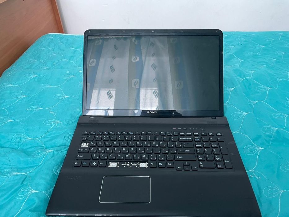 Ноутбук SONY 2012