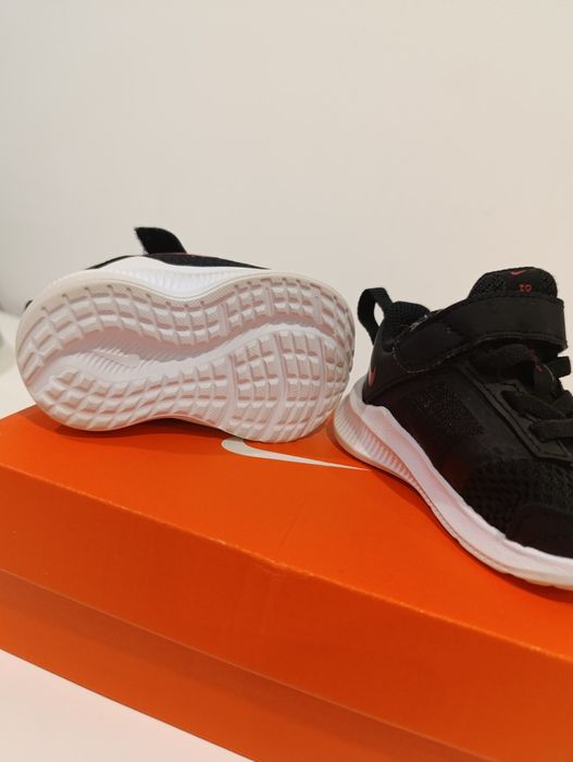 Бебешки маратонки Nike