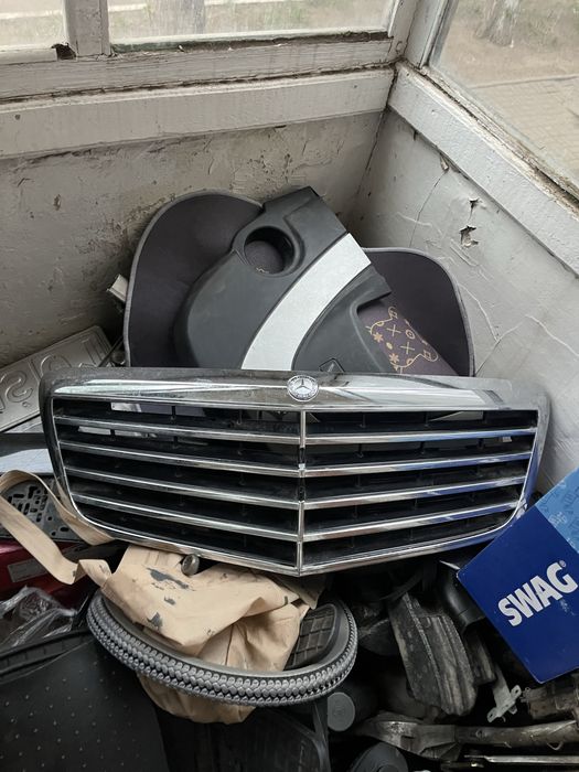 продам решетку радиатора мерседес 211 рестайлинг
