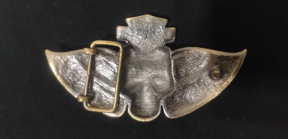 Пряжки редкие крупные