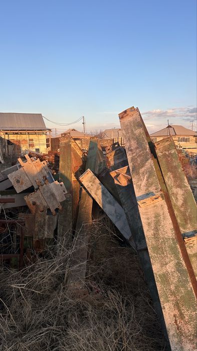 Продается металичесские фермы на болтах