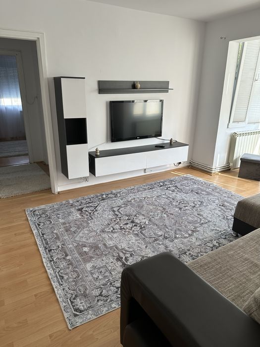 Apartament cu 2 camere, complet mobilat și utilat, renovat – de închiriat