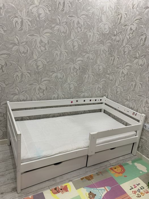 Продам Б/У детская кровать