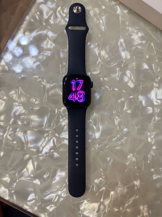 Продам Apple Watch series 6 40 mm