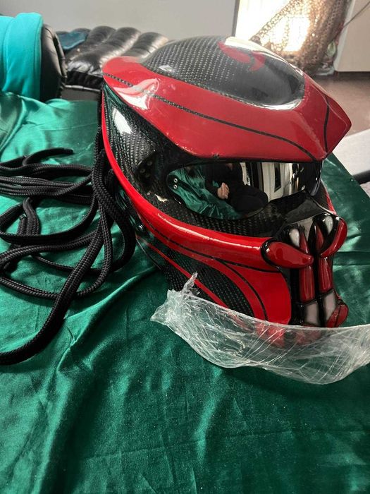 Casca Predator Carbon