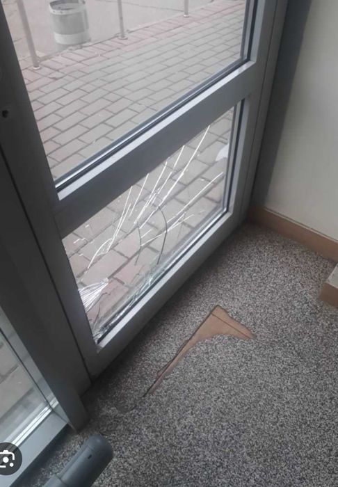 Стеклопакеты и Одинарное Стекло