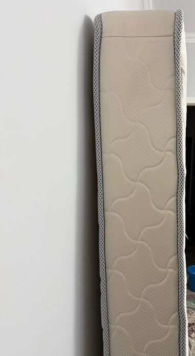 Матрас в хорошем состоянии